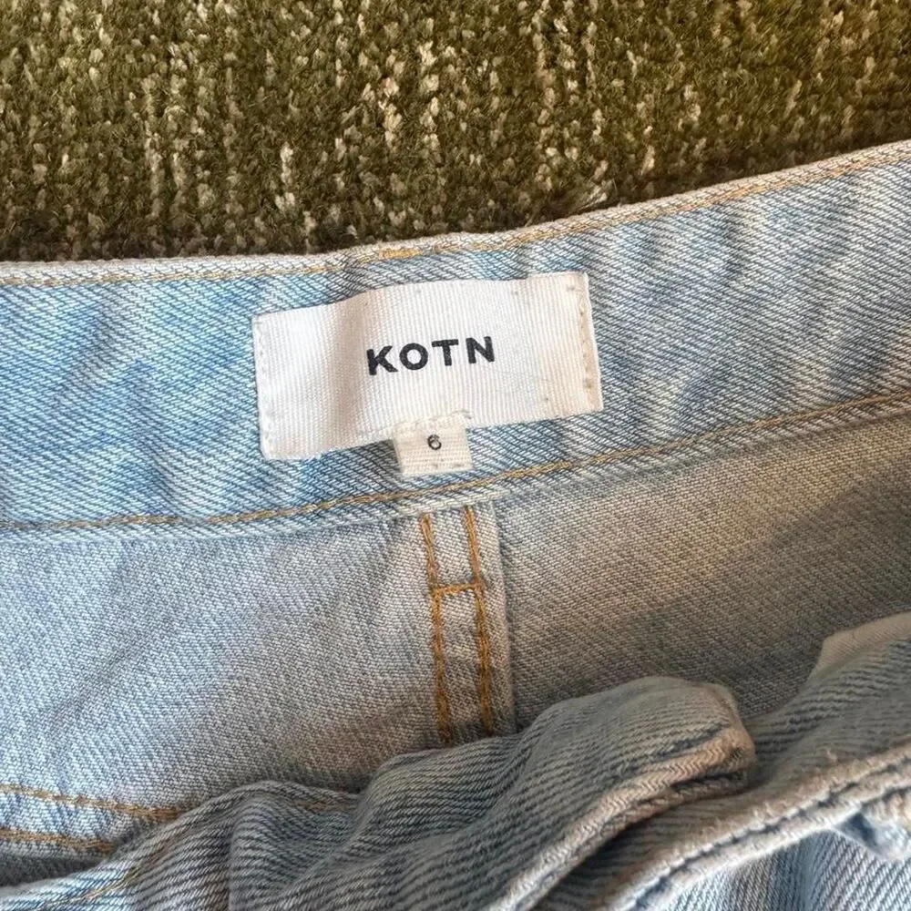Kotn Women's Blue Jeans